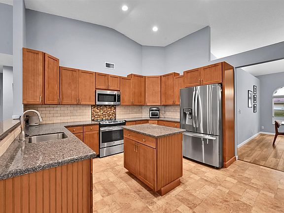 3rd image of 4911 NW 103rd Avenue