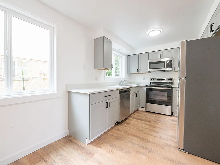 272-288 S Knott St — Photo 2