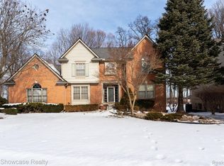 39502 Danielle Dr, Northville, MI