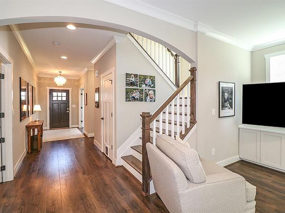 3rd image of 7249 Thomas Dr