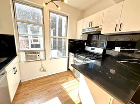 2540 Steinway St, Astoria, NY