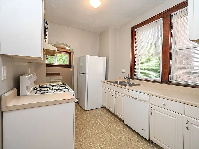 2125 W Clifton Ave #B — Photo 10