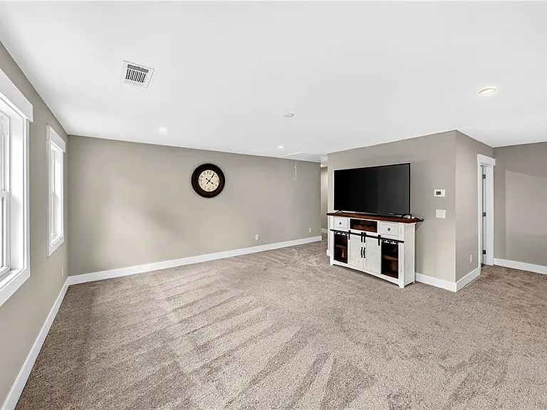727 Old Collins Rd — Photo 37
