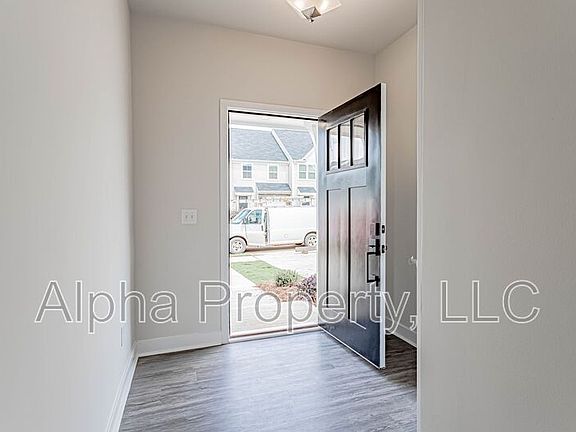 2nd image of 127 Roseridge Dr