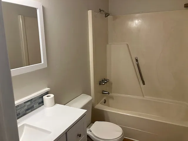 1900 Drayton Dr #401 — Photo 11