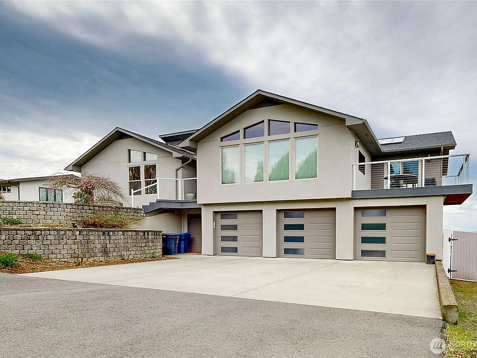 1st image of 2425 Country Club Road