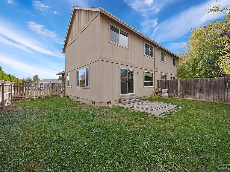 145 N Tamarack St — Photo 22