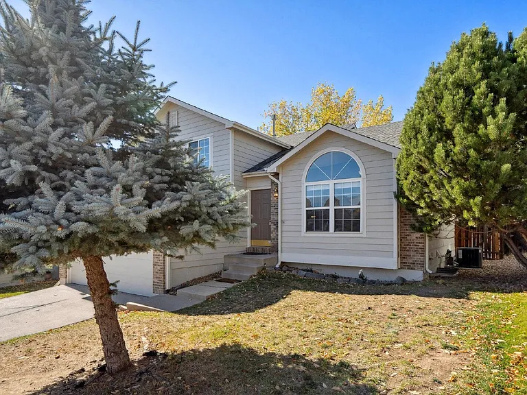 7430 Julynn Rd — Photo 2