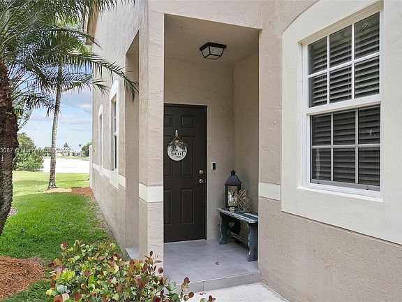 3rd image of 1261 Sorrento Dr #1261