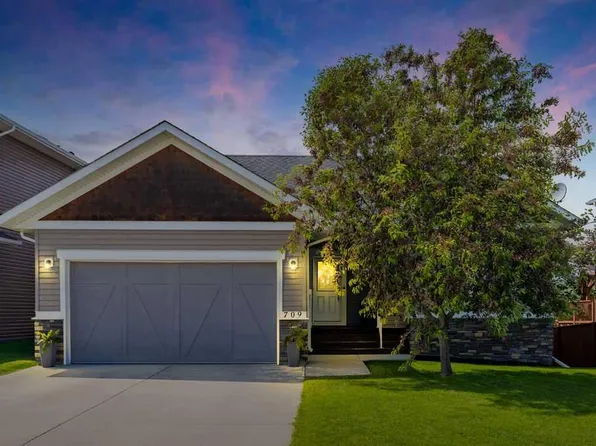 709 E 3rd St SW, Diamond Valley, AB T0L 0H0