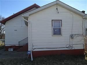 3rd image of 2301 Bertrand St