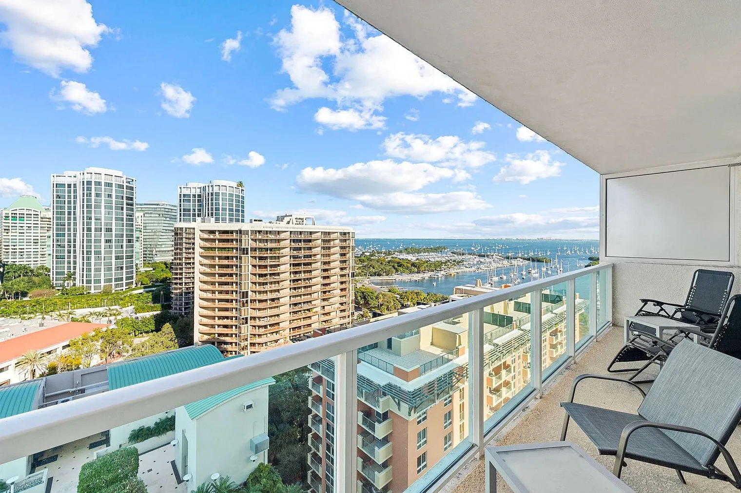 1 bed, 2.0 bath, 699 sqft, $11,338 — Photo 2