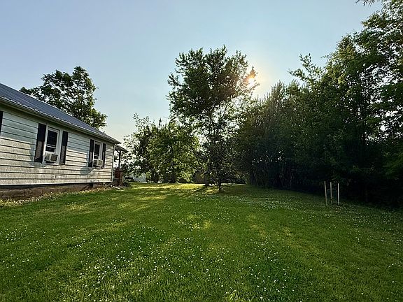 5th image of 1408 Point Mason Rd