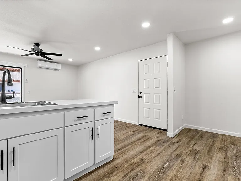 169 Brightwood Ave — Photo 8