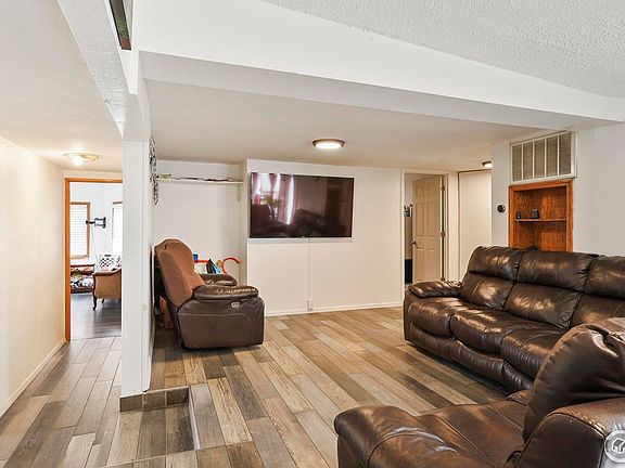 3rd image of 15985 Echo Rd