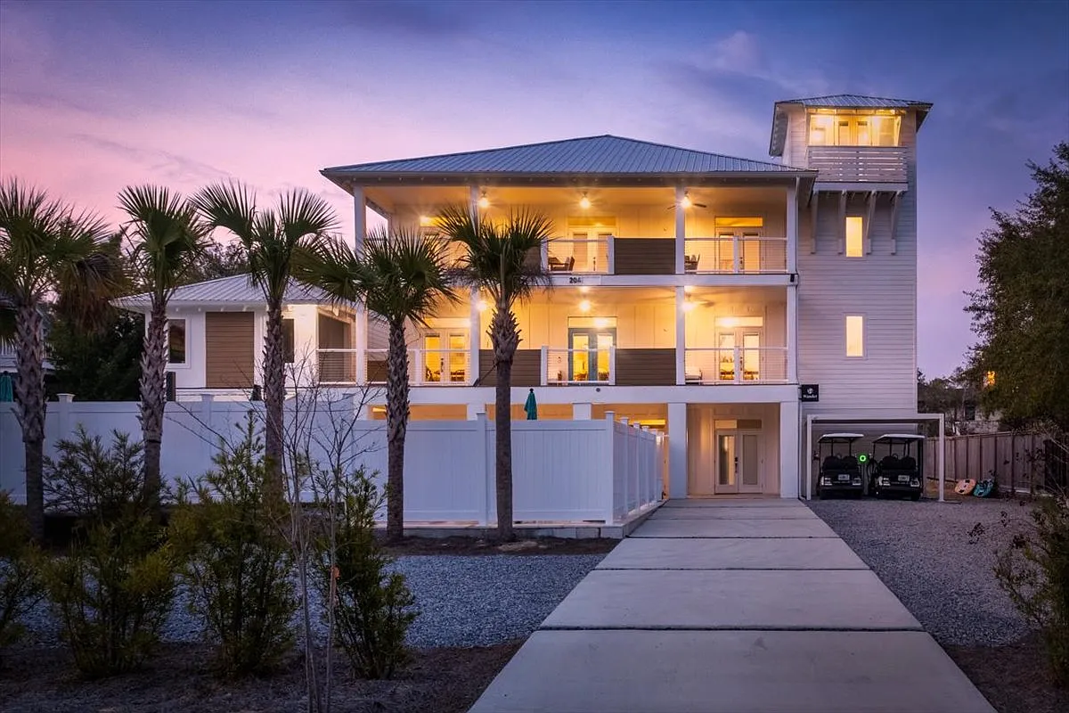 10 bed, 6687 sqft, $40,000 — Photo 3