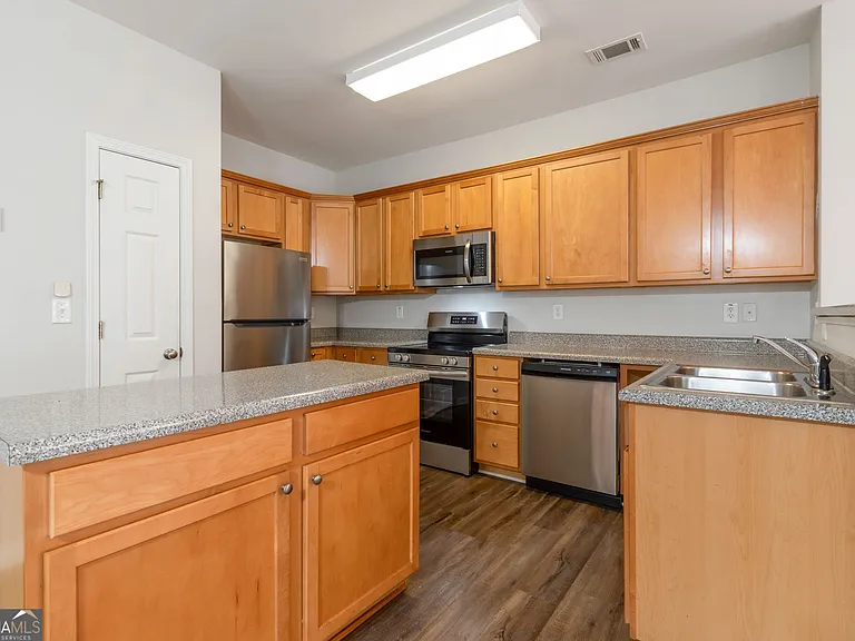 1000 Pierce Brennen Dr — Photo 7