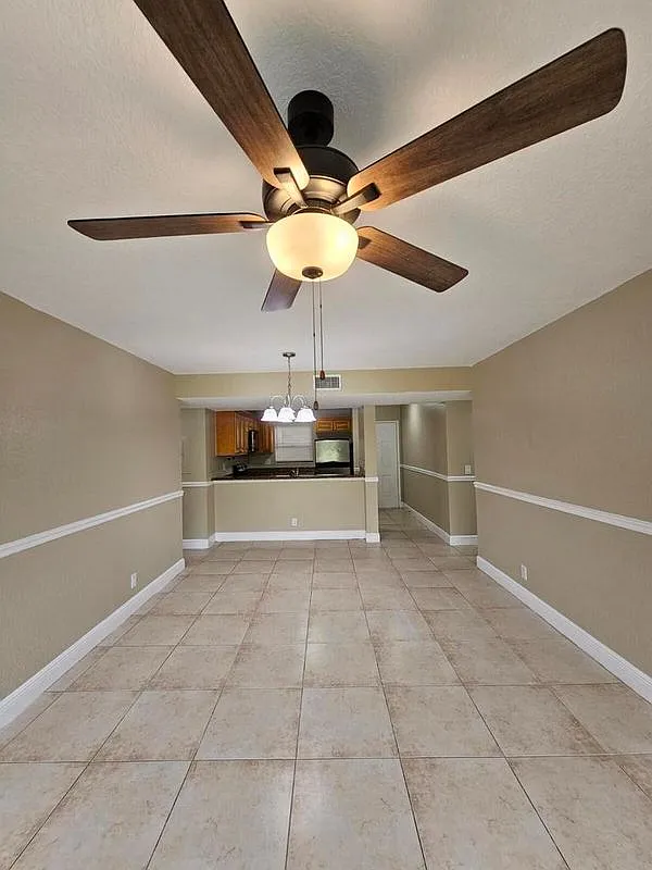 2 bed, 2.0 bath, 1156 sqft, $1,900 — Photo 2