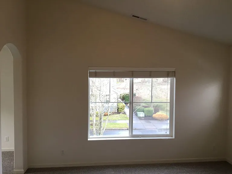 1698 Riley Ln — Photo 5