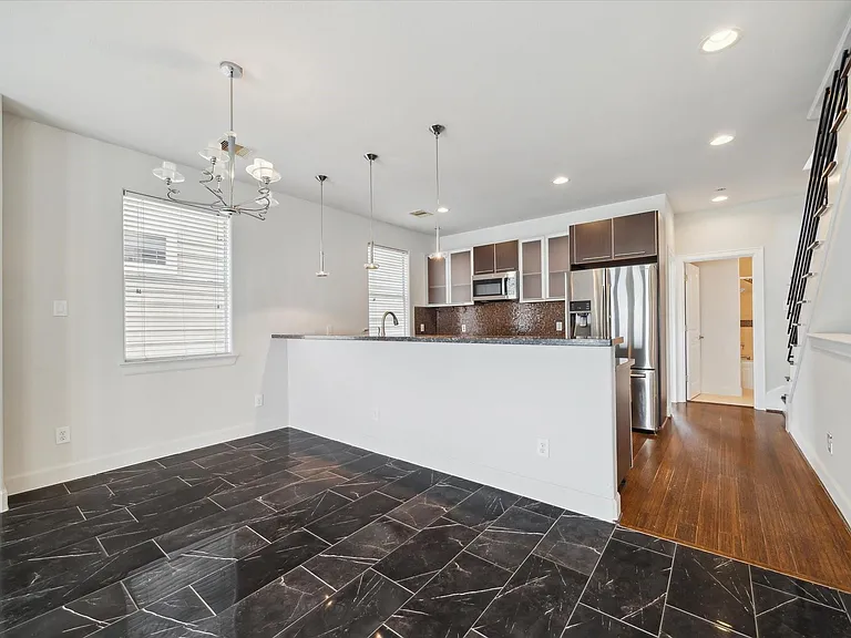 3041 Clinton Dr — Photo 9
