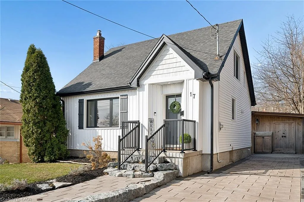 17 Barclay Ave photo 1