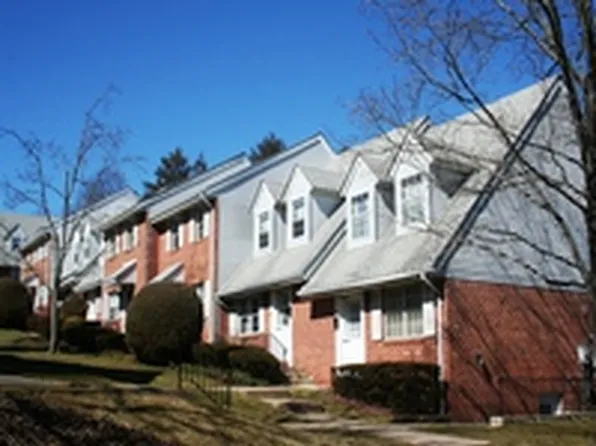 162 Parkview Dr #27, Teaneck, NJ 07666