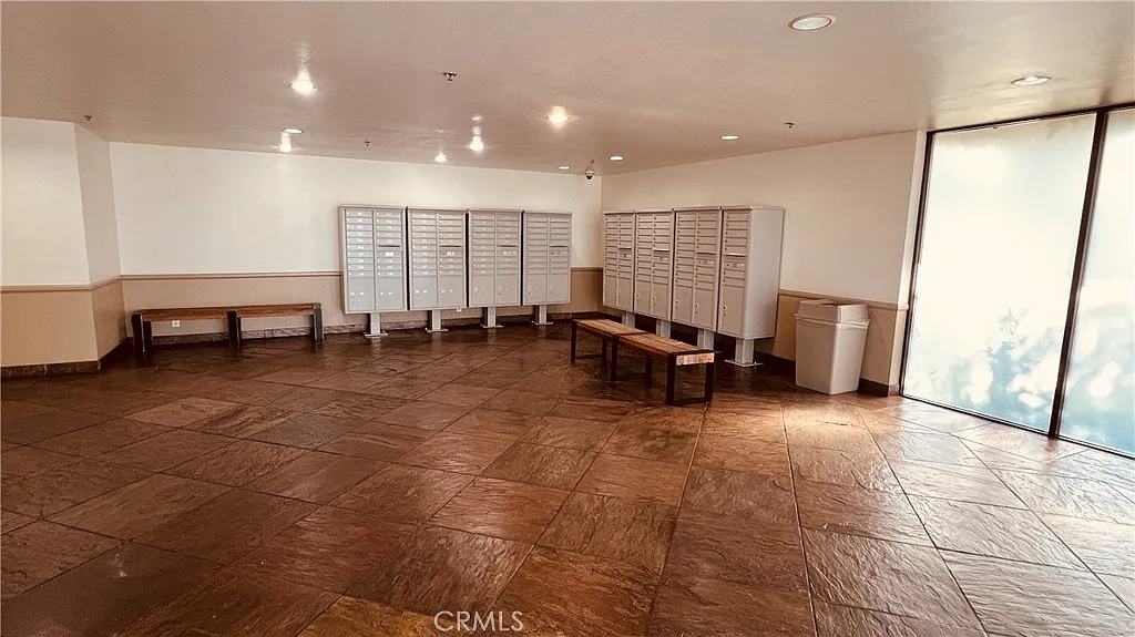 2 bed, 849 sqft, $2,650 — Photo 3