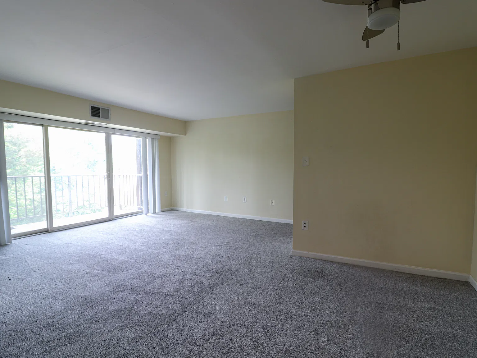 5201 Newton St — Photo 2
