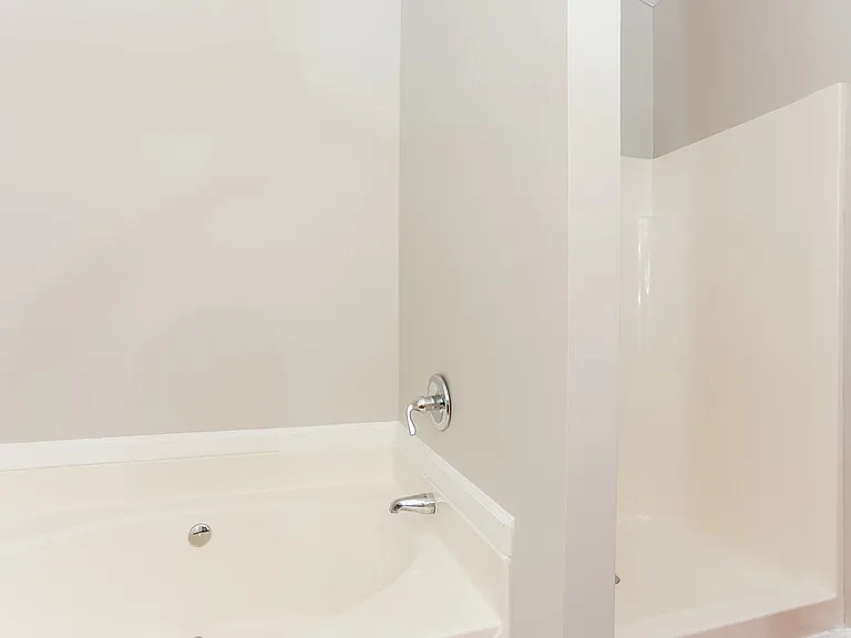7470 Royale Ct — Photo 12