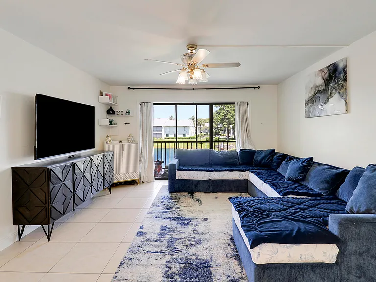 3630 Alder Dr #E2 — Photo 10