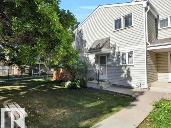 12 A Castle Ter NW, Edmonton, AB T5X 2E6