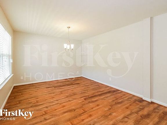 3rd image of 219 Taylors Landing Ave