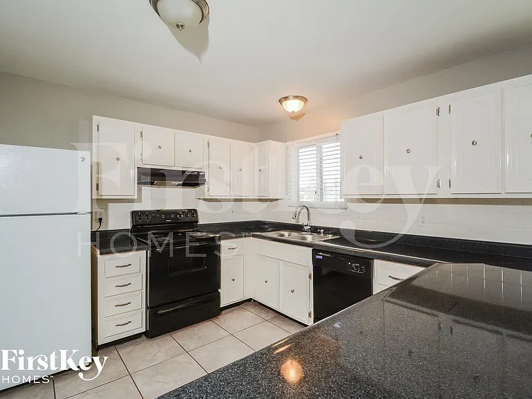 2727 Dividend Park Dr — Photo 7