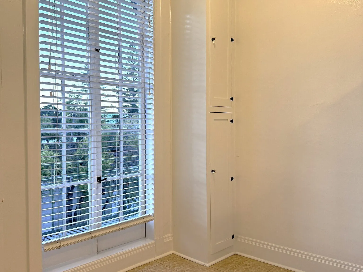 Bright Updated Studio in Downtown Palo Alto Staller Court — Photo 3