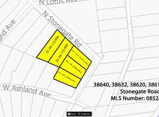 38640 N Stonegate Rd, Spring Grove, IL 60081