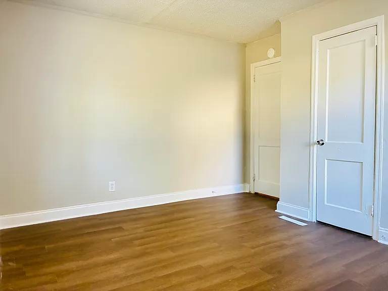 2341 Arden St — Photo 9