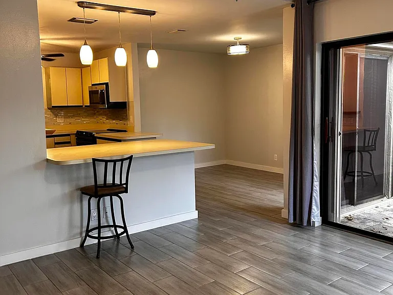 51 Meadows Dr — Photo 12