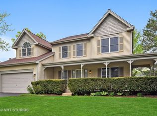 1351 Rolling Oaks Dr, Carol Stream, IL 60188