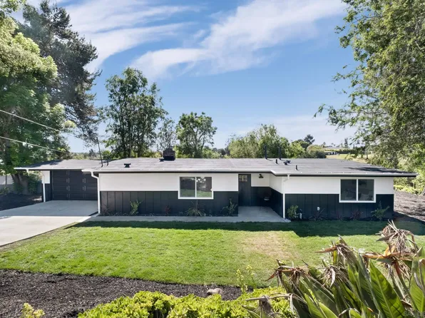 557 Sunset Dr, Vista, CA 92081