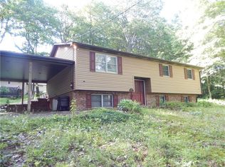 2107 Rocky Ridge Rd, Acme, PA 15610