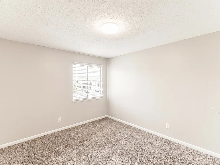 Dover Glen Apartments — Photo 14
