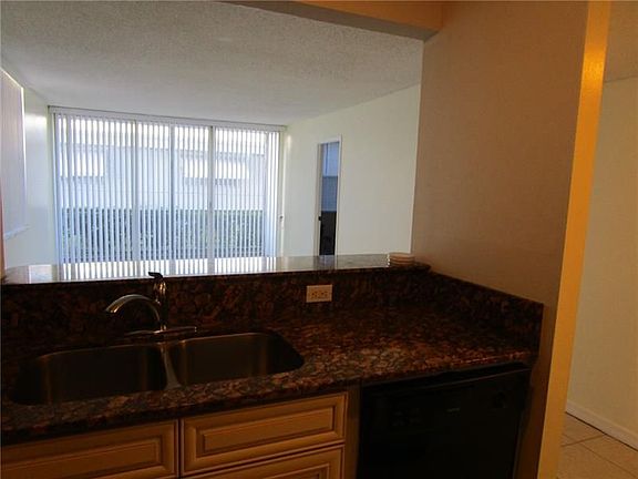 3rd image of 4501 NE 21st Ave APT 115