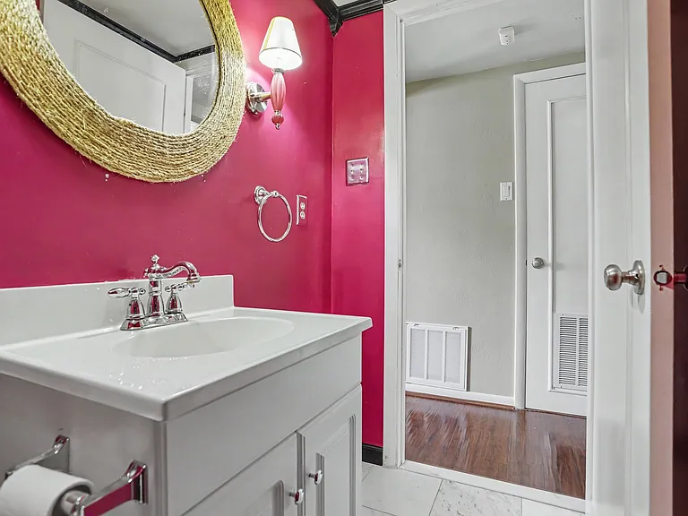 803 Hills Dr — Photo 7