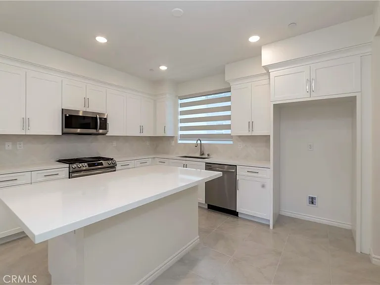 11502 Artesia — Photo 9
