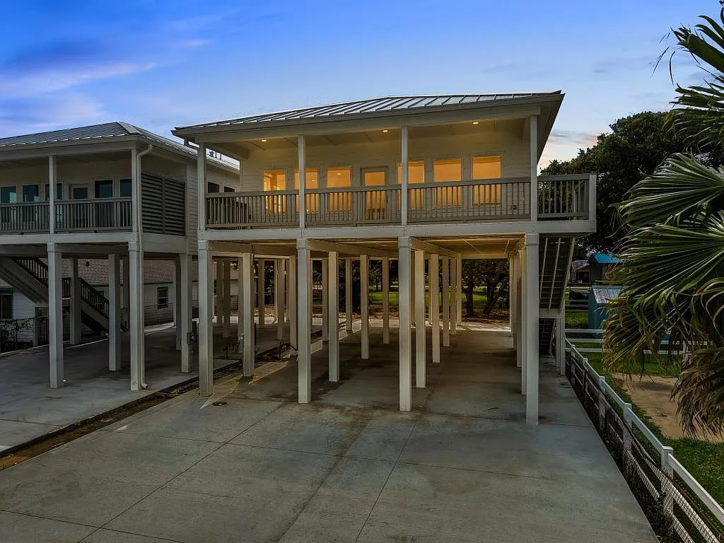 3 bed, 3.0 bath, 1520 sqft, $3,000 — Photo 3