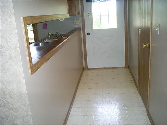 3rd image of 680 Seneca Dr