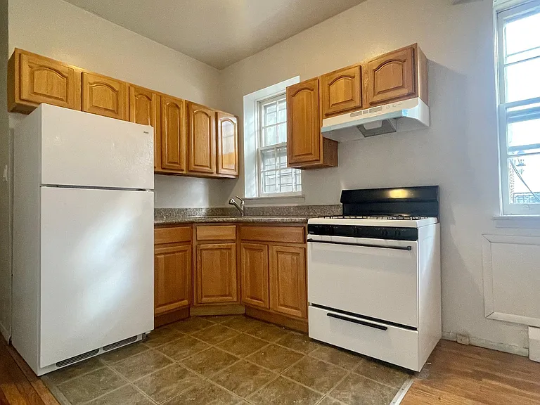 1620 E 12th St #4C — Photo 3