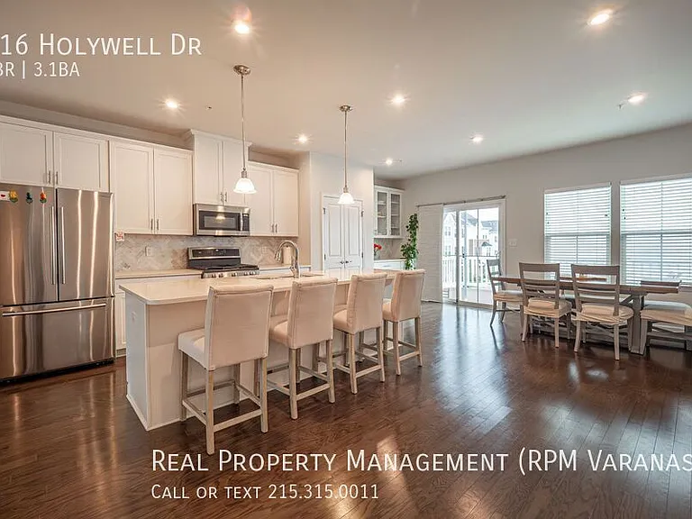 516 Holywell Dr — Photo 2