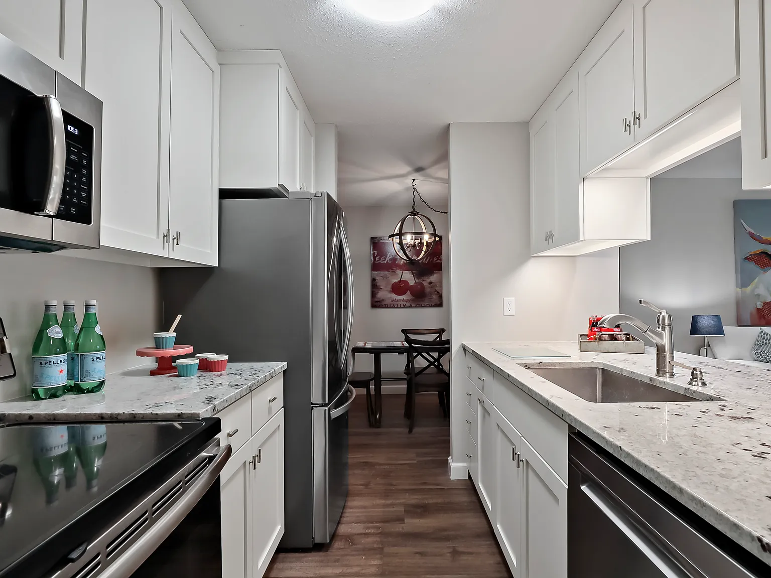 2 bed, 985 sqft, $1,875 — Photo 2