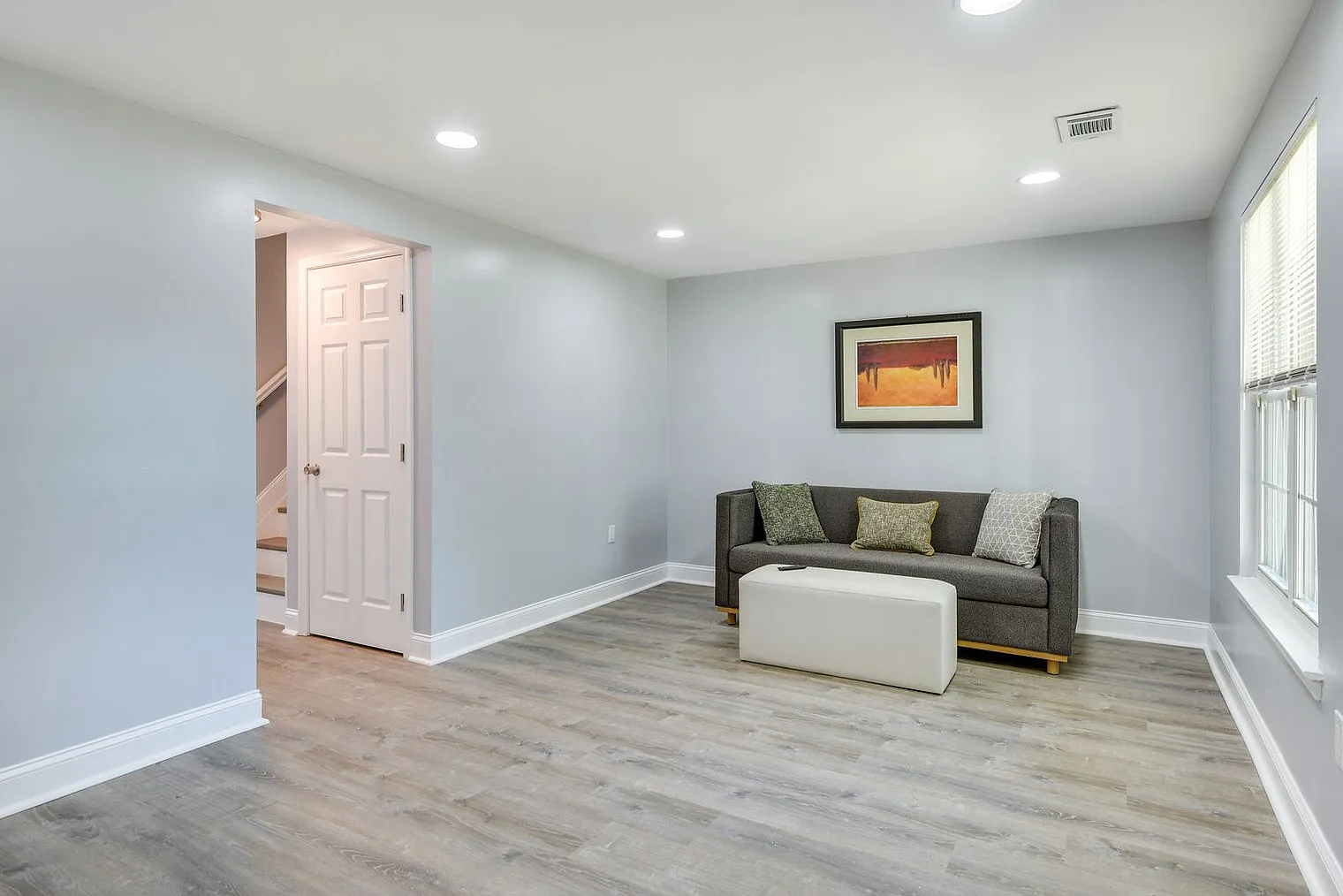 3 bed, 1.0 bath, 1119 sqft, $4,441 — Photo 1
